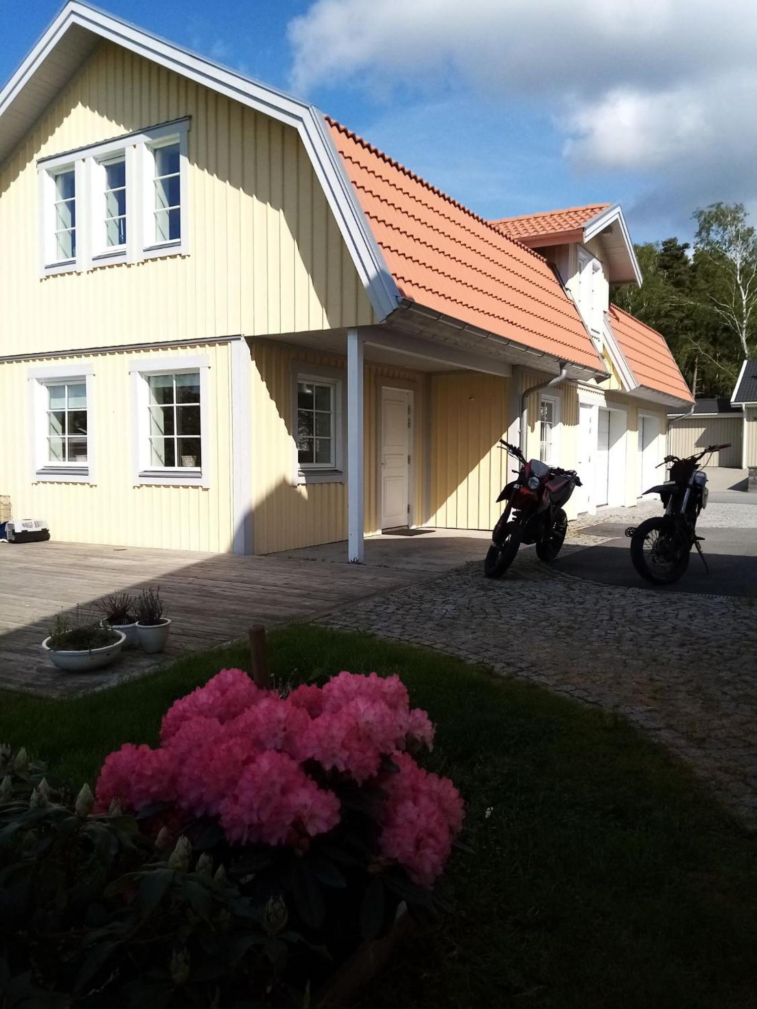 Вилла Gula Huset Гётеборг Экстерьер фото
